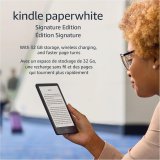 Amazon Kindle Paperwhite Signature Edition (32 GB) – With auto-adjusting front light, wireless charging, 6.8“ display, and up to 10 weeks of battery life – Black